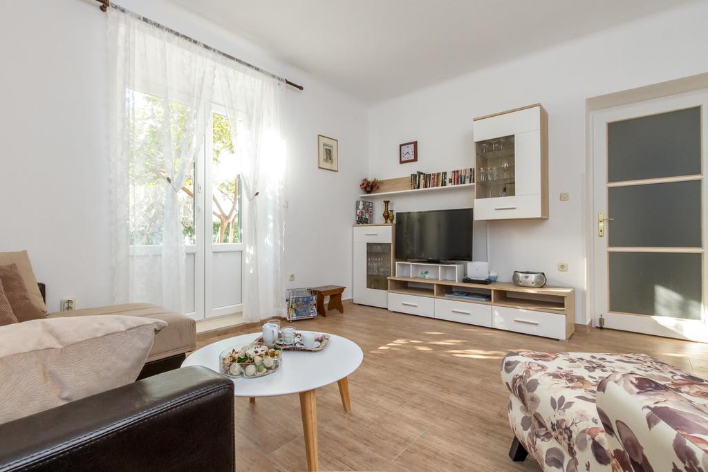 For All Seasons Apartment Split Room photo